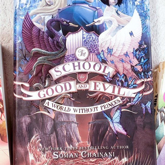 3 Chapter Books Age 8-12 - Picture 4 of 4